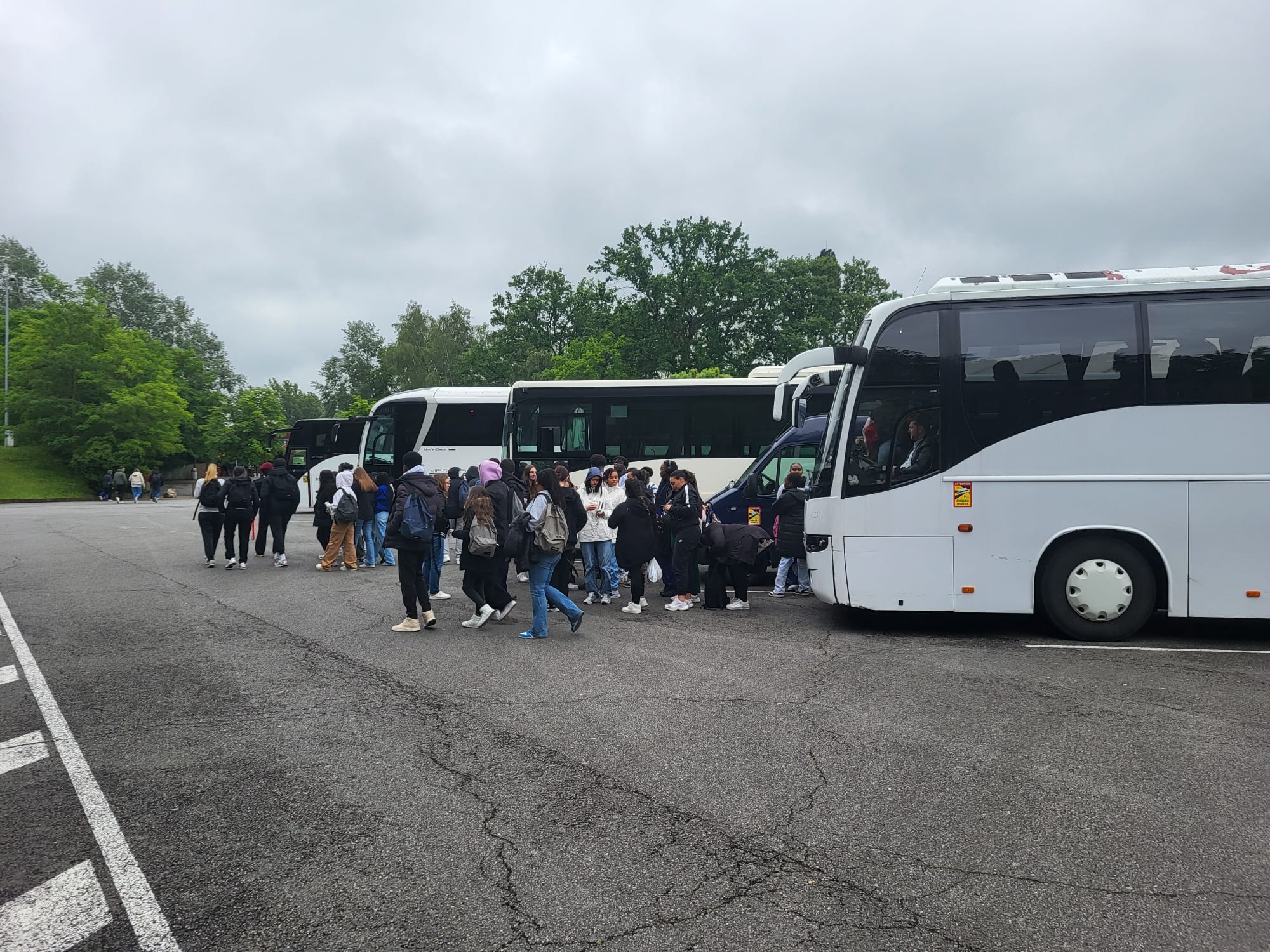 Autocar voyage scolaire Parc Astérix - sortie scolaire en bus