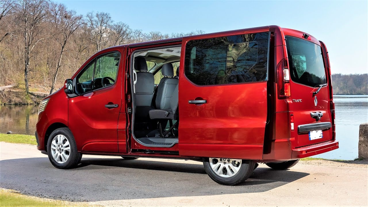 Renault Trafic — 8 places